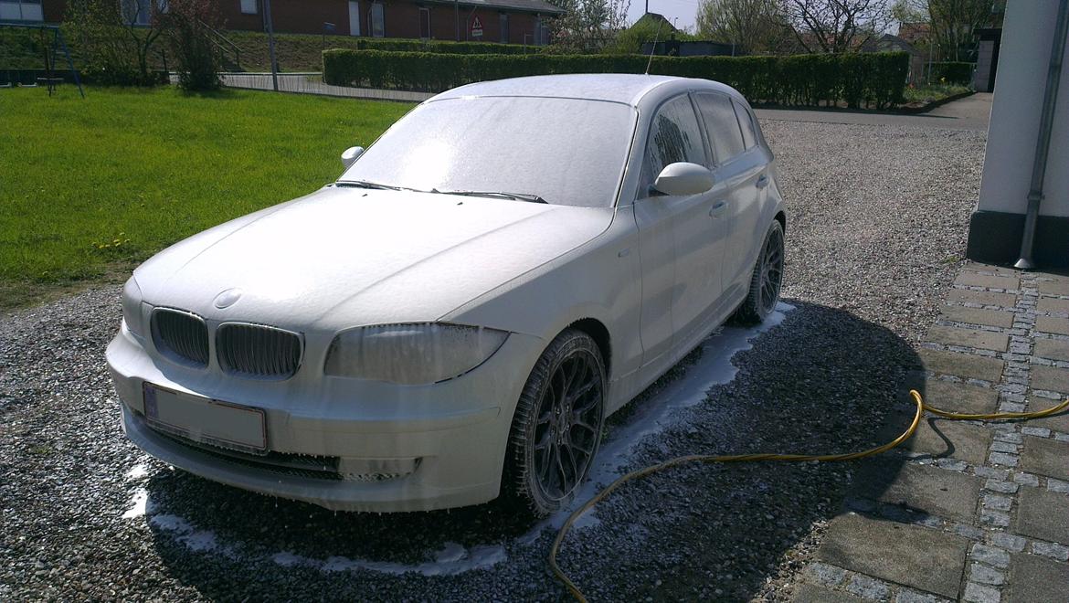 BMW 118D E87 LCI - Bilvask billede 15