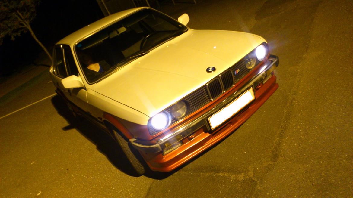 BMW E30 320 billede 6