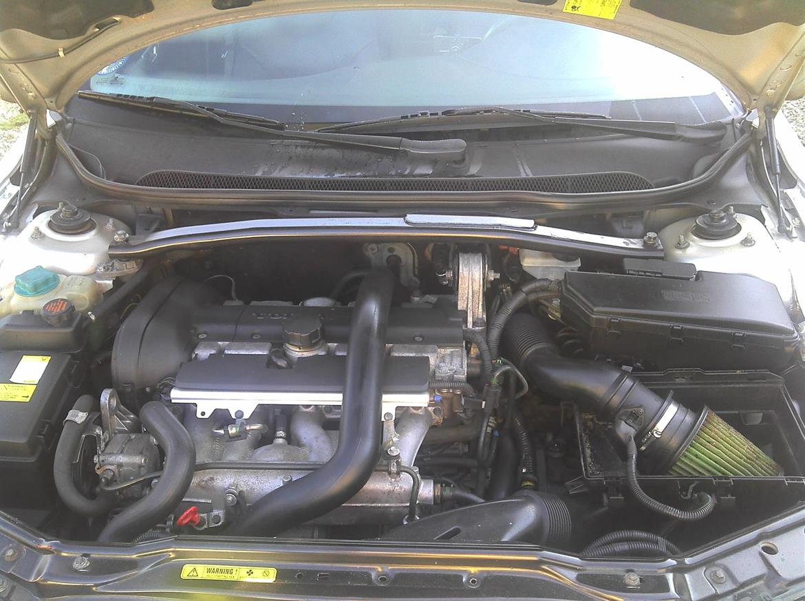 Volvo V70 - Det er her den fede lyd og trækkraft kommer fra! billede 18