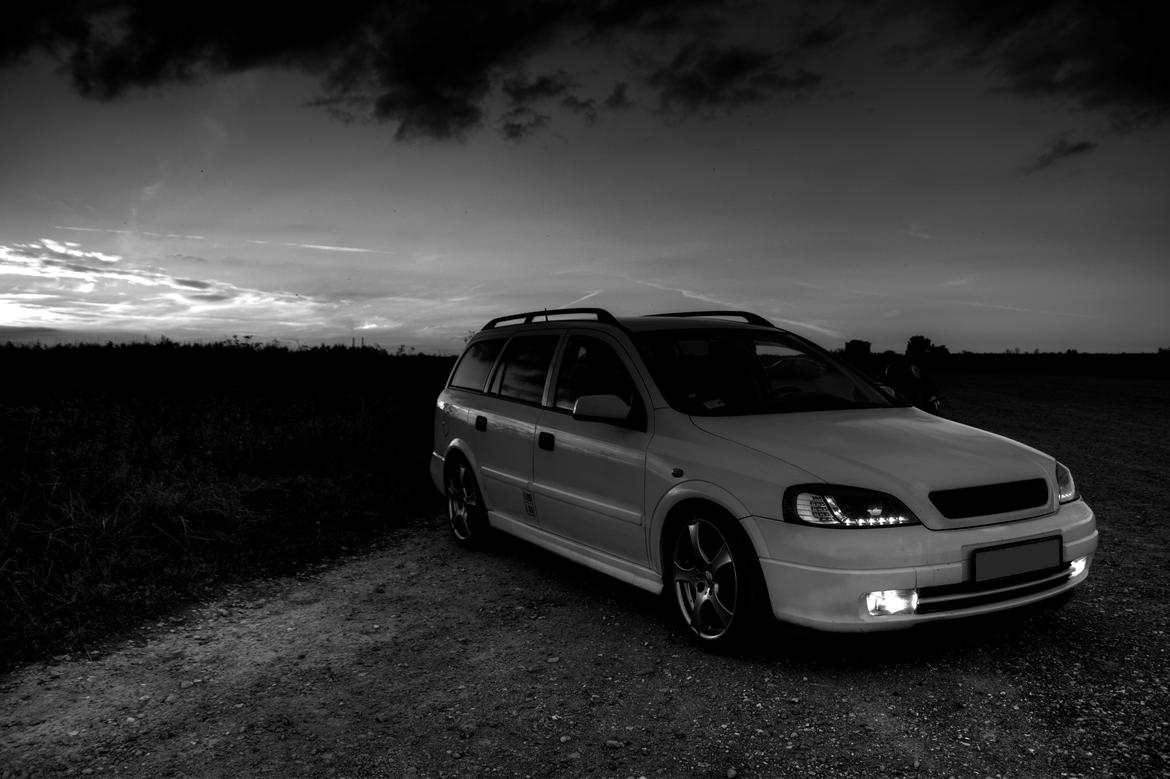 Opel Astra G Caravan - Emblem frigrill og tågelygter er kommet på. billede 4