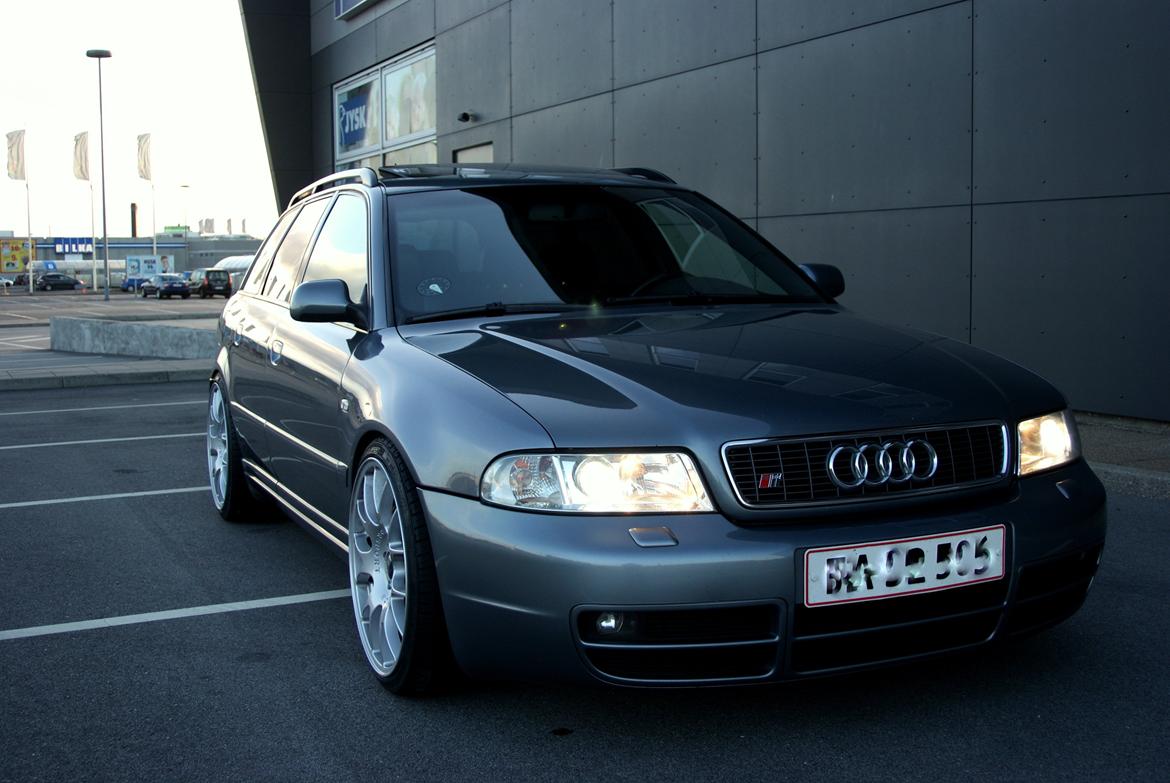 Audi S4 Avant Quattro billede 1