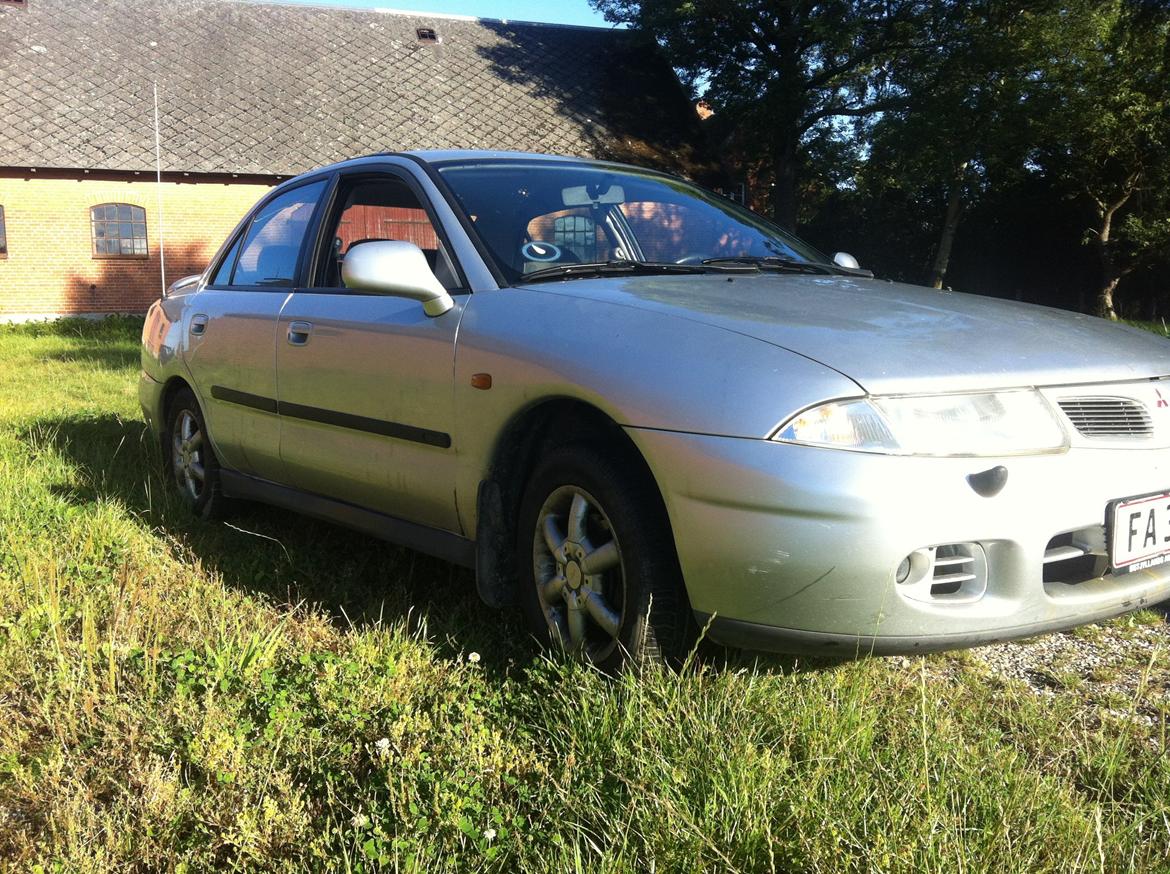 Mitsubishi carisma 1,8 gls billede 2