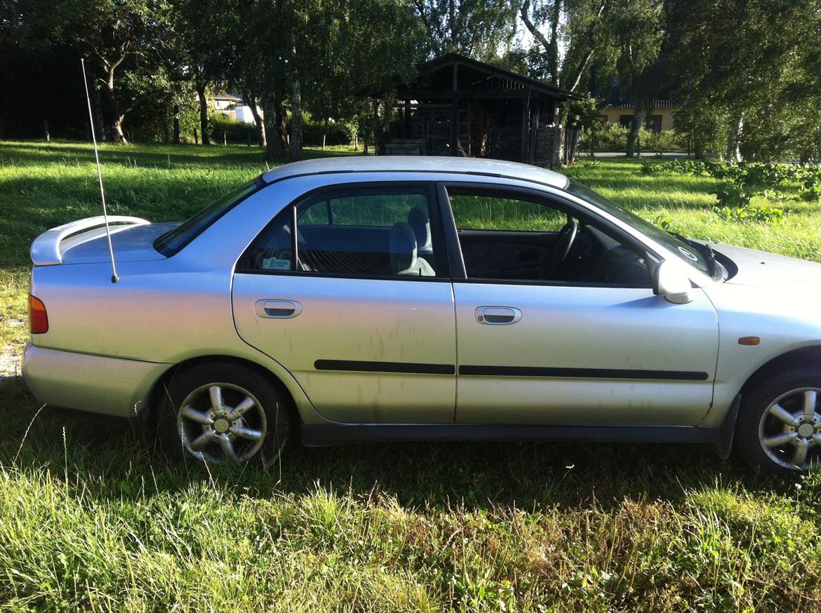 Mitsubishi carisma 1,8 gls billede 3
