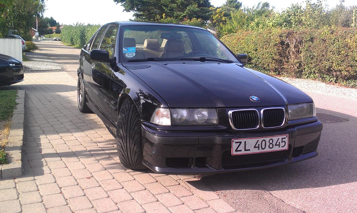 BMW 320i billede 12