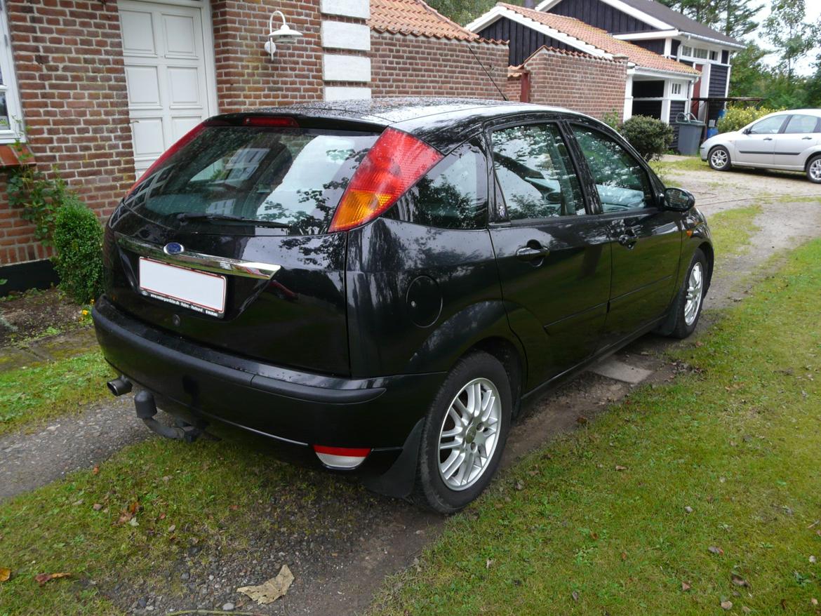 Ford Focus 1.6 Ghia billede 2