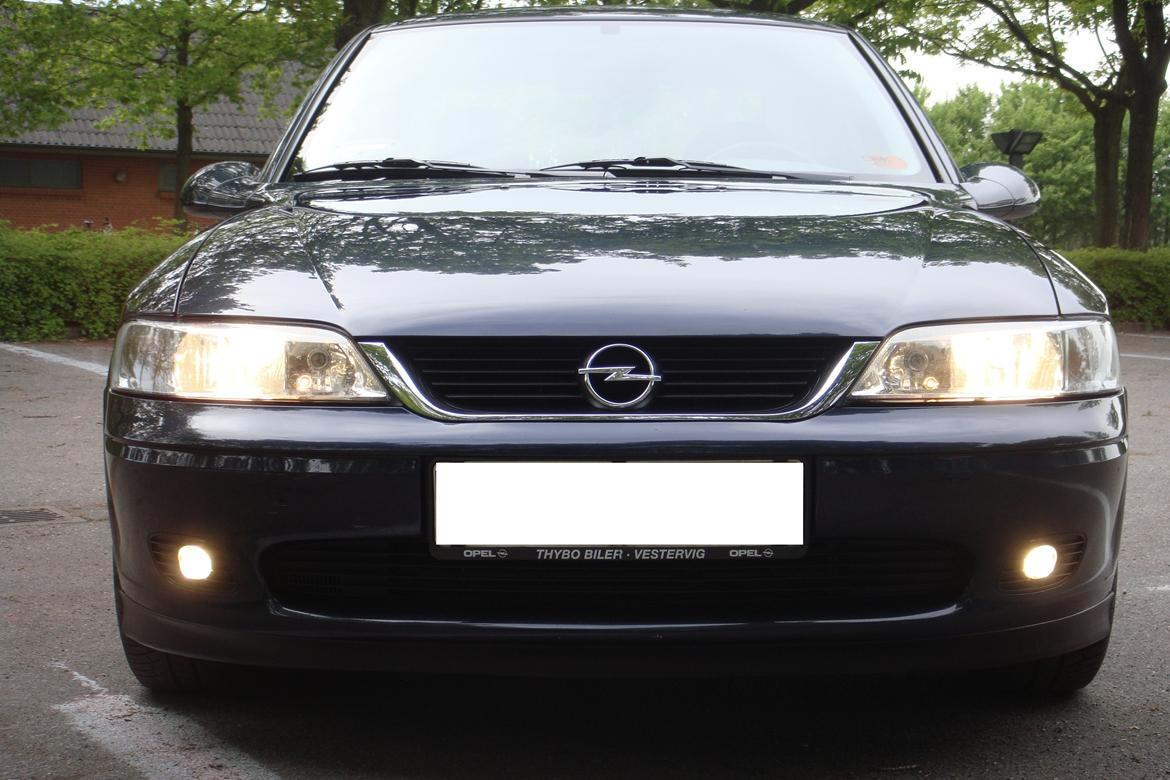 Opel Vectra B 2,2 16V Elegance billede 1