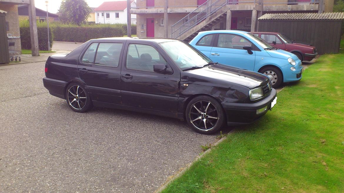 VW Vento 1.8 8v Clx (Total Skadet) billede 1