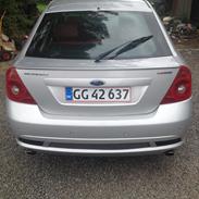 Ford Mondeo st220
