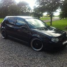 VW Golf 4 R32 Look (solgt)