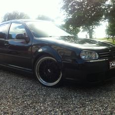 VW Golf 4 R32 Look (solgt)