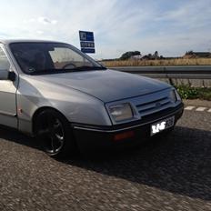 Ford Sierra 1,6 Laser