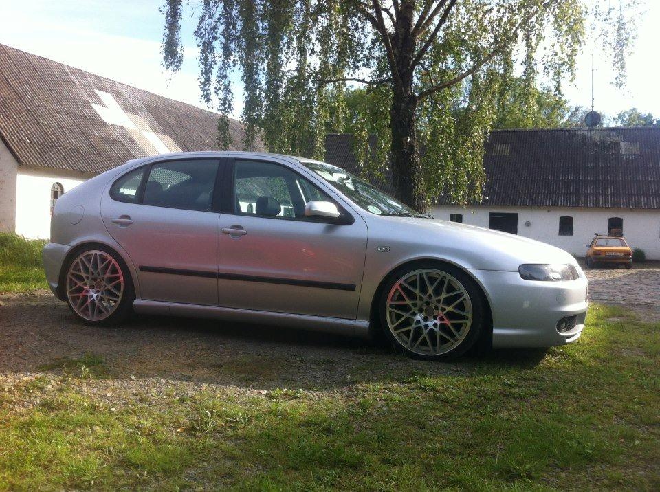 Seat Leon Top Sport 20VT - nyt 10/9-12 der er kommet ny FK gevindundervogn og 19" Rotiform BLQ fælge på.  billede 11