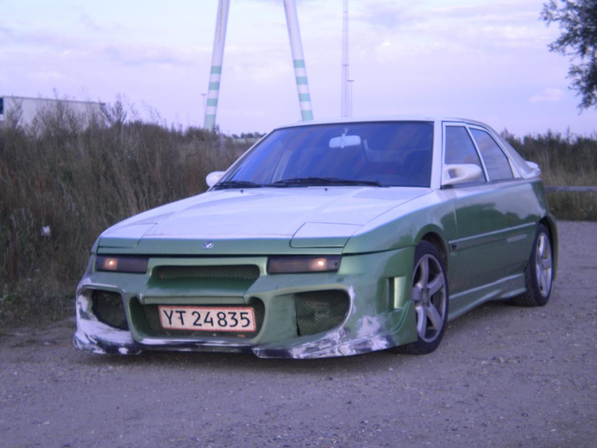 Mazda 323f billede 1