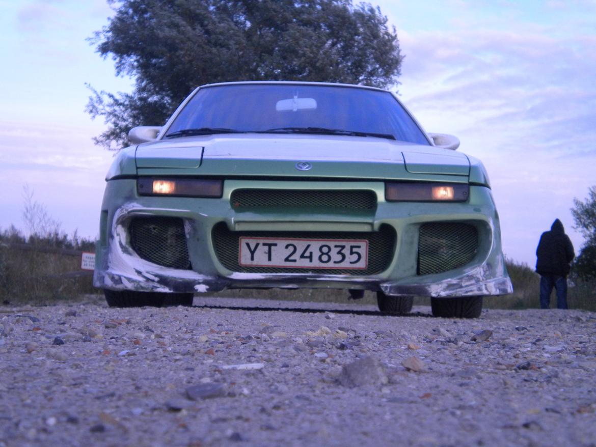 Mazda 323f billede 2