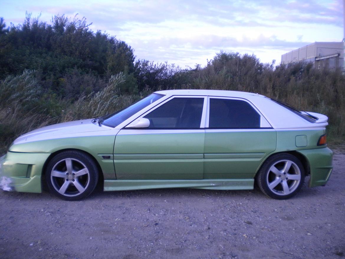 Mazda 323f billede 3