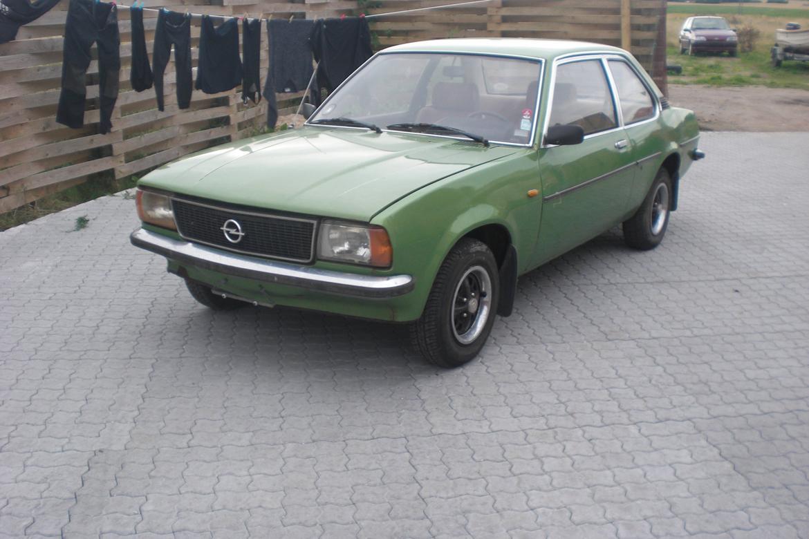 Opel Ascona B billede 1
