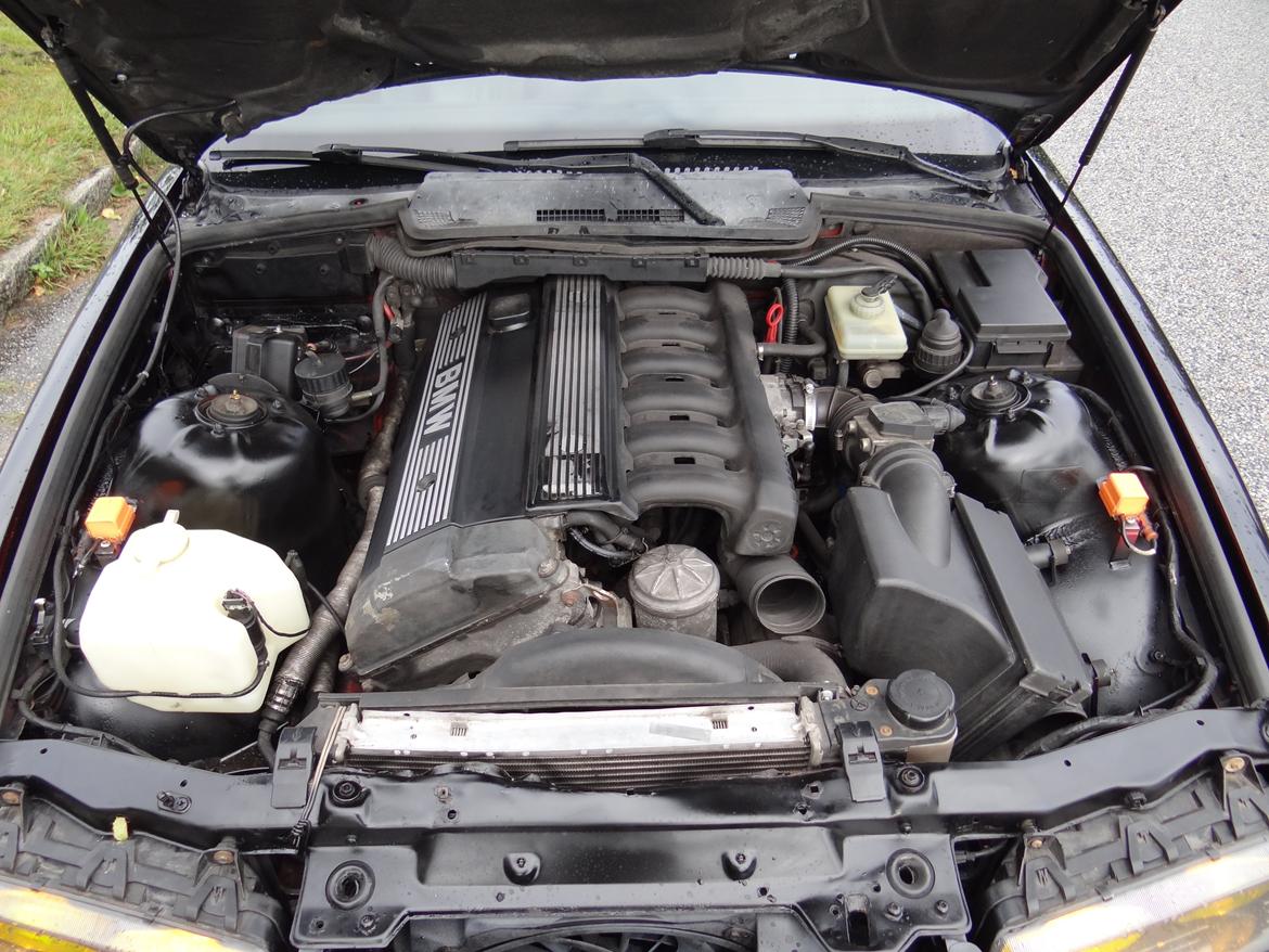 BMW E36 325i Coupé - De plastik-dele som mangler på dette billede, er blevet monteret efterfølgende! billede 6