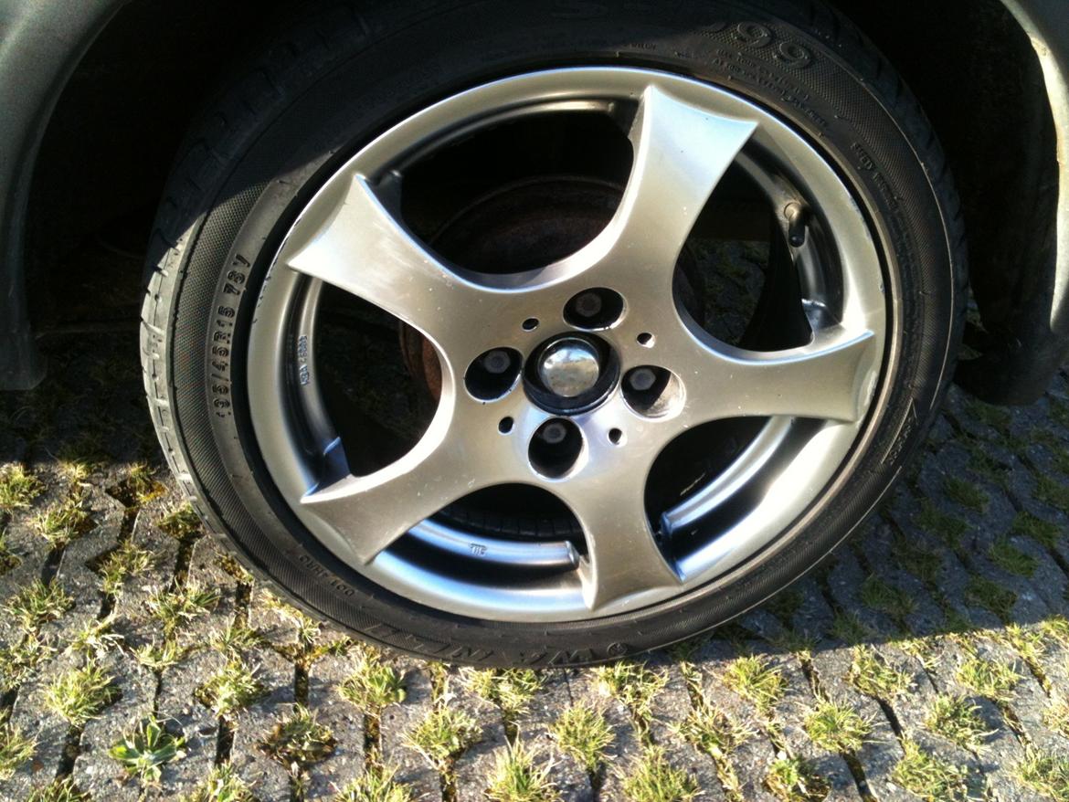 VW Golf 2 1.8 CL 90HK 5 dørs (DØD) billede 13