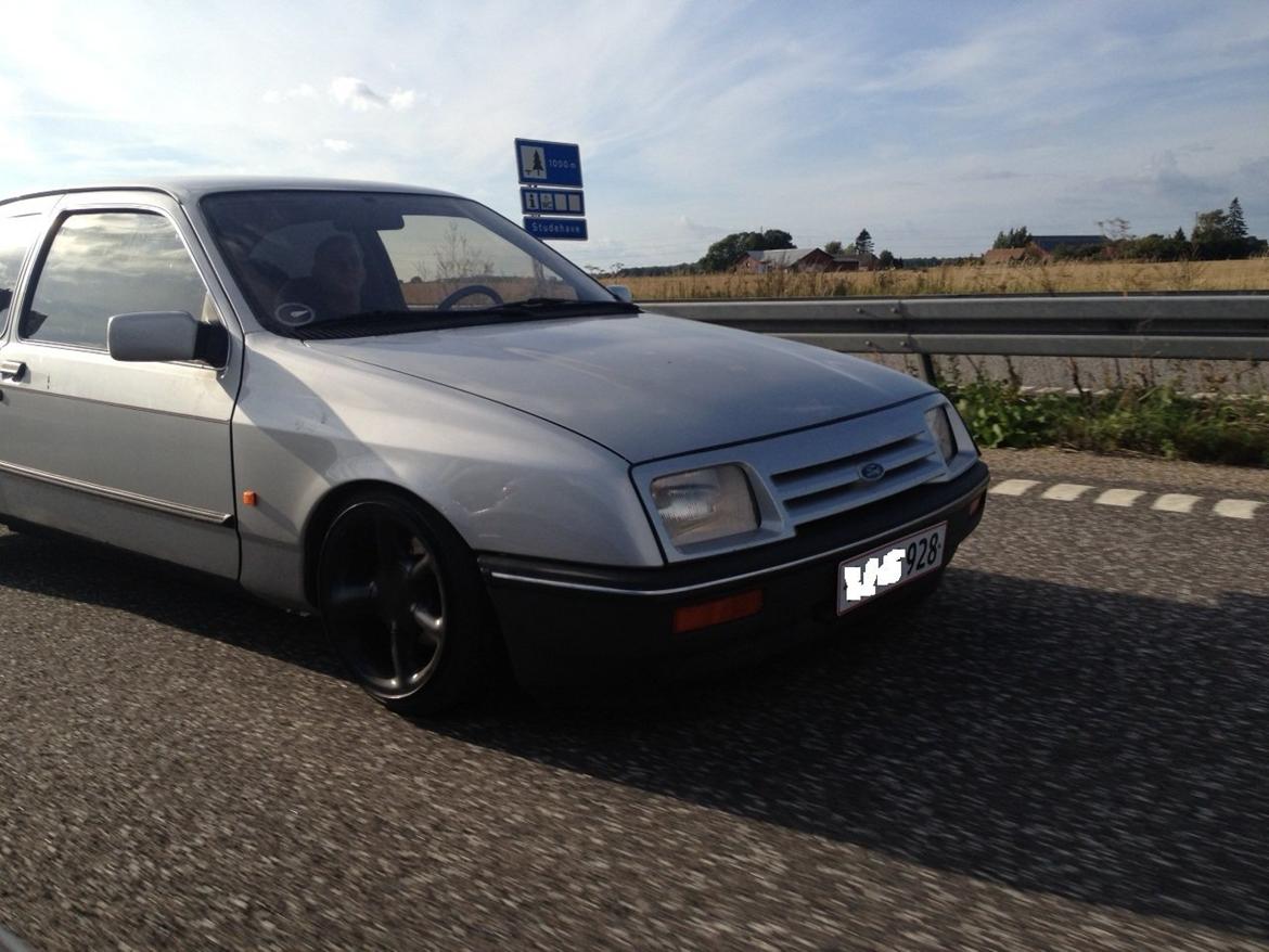 Ford Sierra 1,6 Laser billede 1