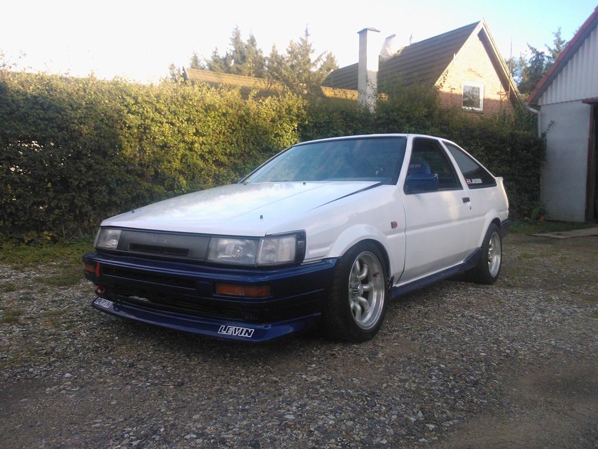 Toyota Corolla Coupe AE86 - Driftbil (SR86) - Så blev den sørme hvid i stedet for det matsorte... det ser sku noget bedre ud.. billede 15