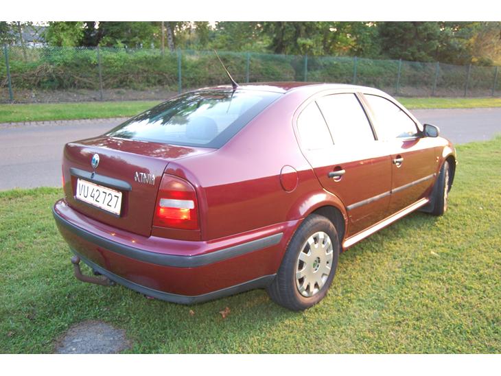 {{currentPhoto.altText}} billede {{currentPhoto.number}}