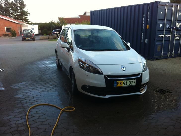 {{currentPhoto.altText}} billede {{currentPhoto.number}}