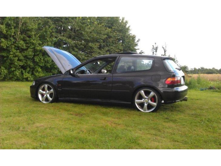 {{currentPhoto.altText}} billede {{currentPhoto.number}}