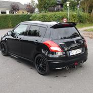 Suzuki Swift GLX - 5d