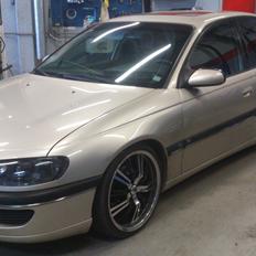 Opel Omega B 2,0 16V CD