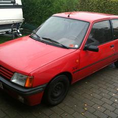 Peugeot 205