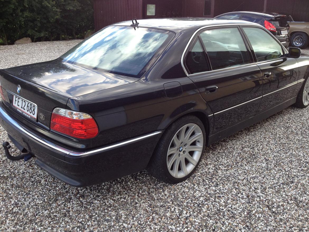 BMW 750 billede 1