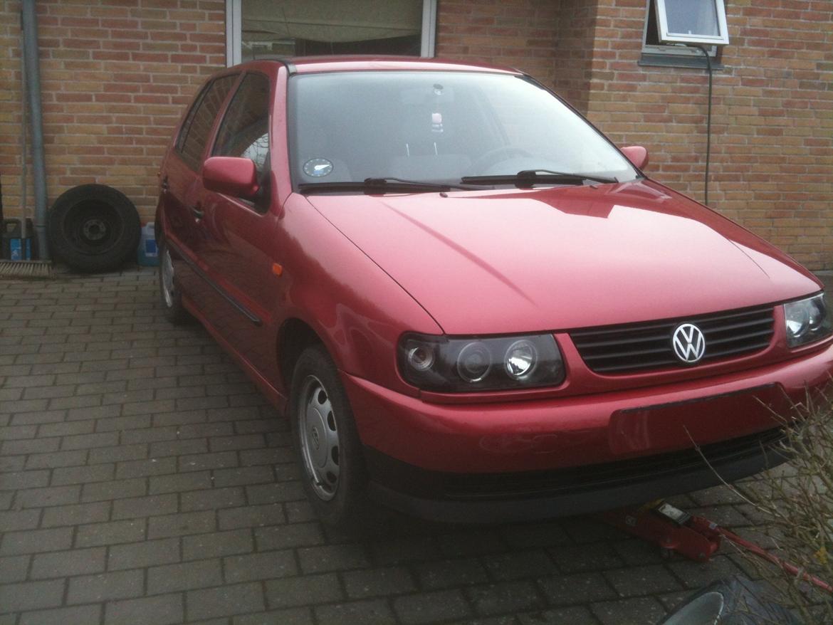 VW Polo 6n 8v (SOLGT) - Da jeg lige havde købt bilen og var ved at gøre den klar til vejen. billede 20
