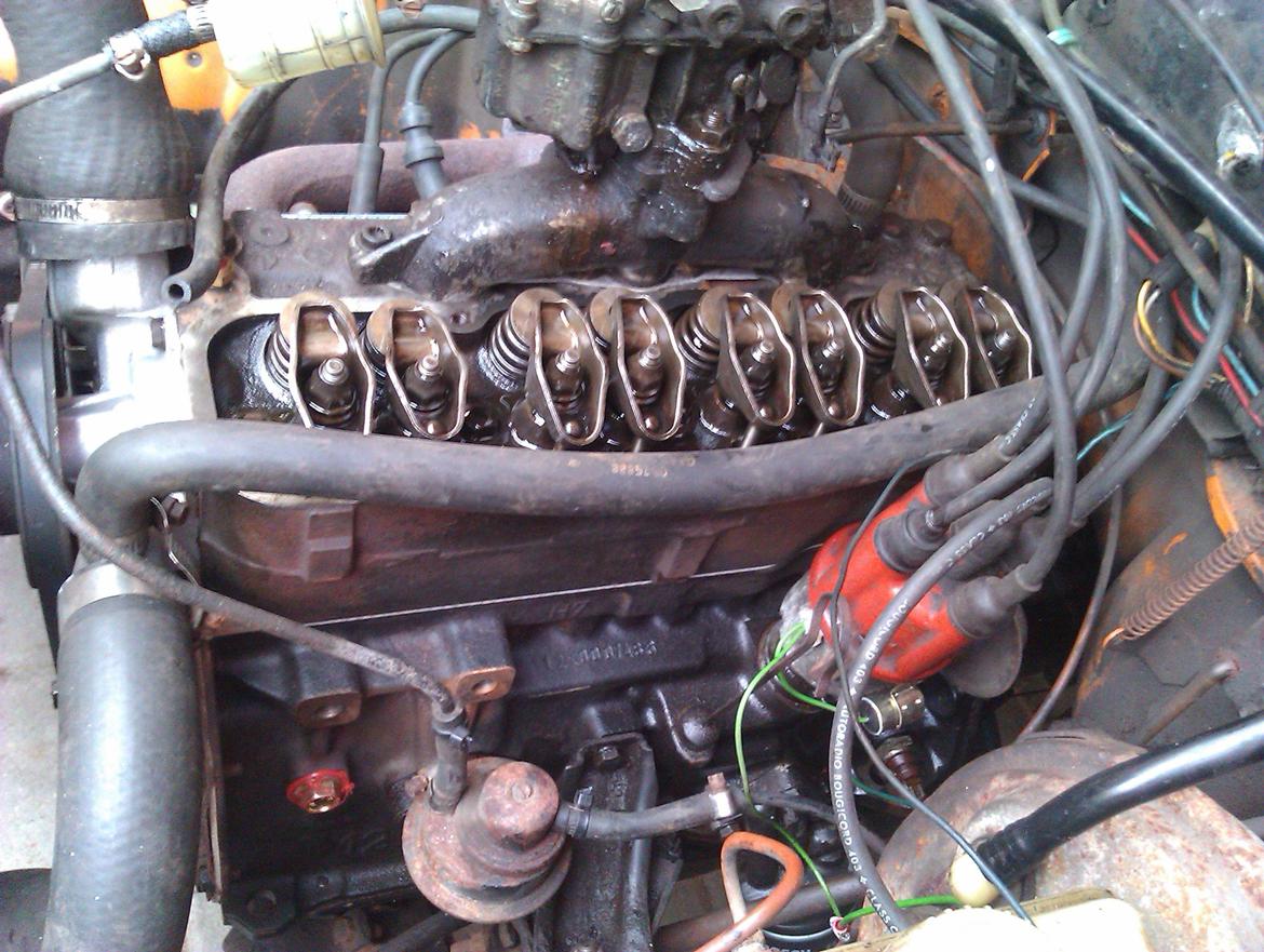 Opel kadett c - justeret ventiler og rydes op i ledninger billede 4