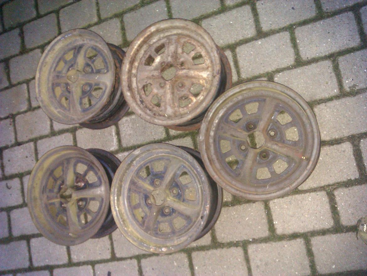 Opel kadett c - krydsfælge klar til at blive sandblæst billede 14