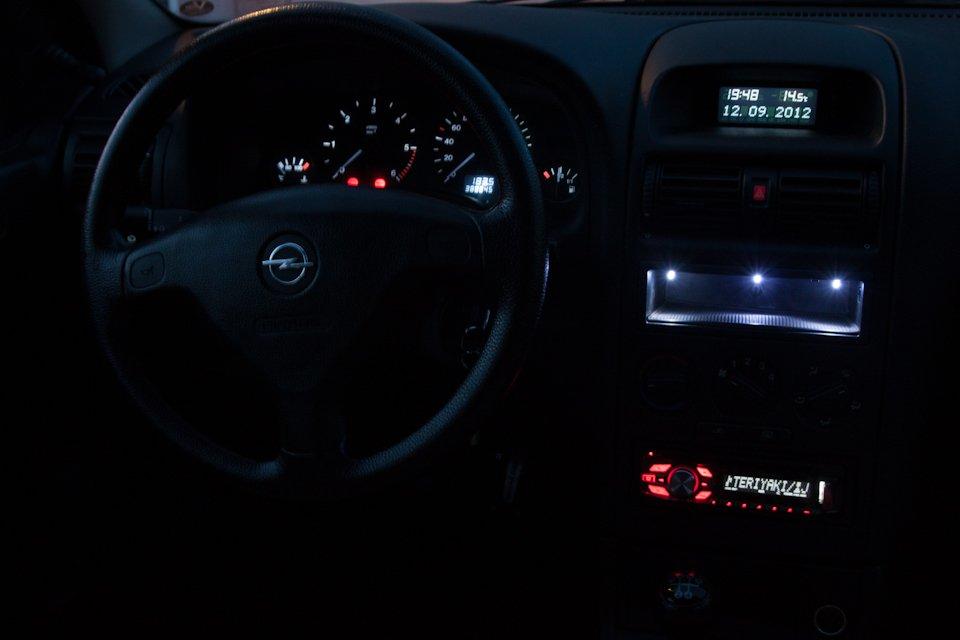 Opel Astra G Caravan - Så kom der xenon hvid lys inden i bilen :) billede 12