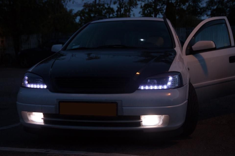 Opel Astra G Caravan - Det nyeste billede af bilen. Kommet sort front hjelm på da den anden havde en lang ridse over hjelmen  billede 2