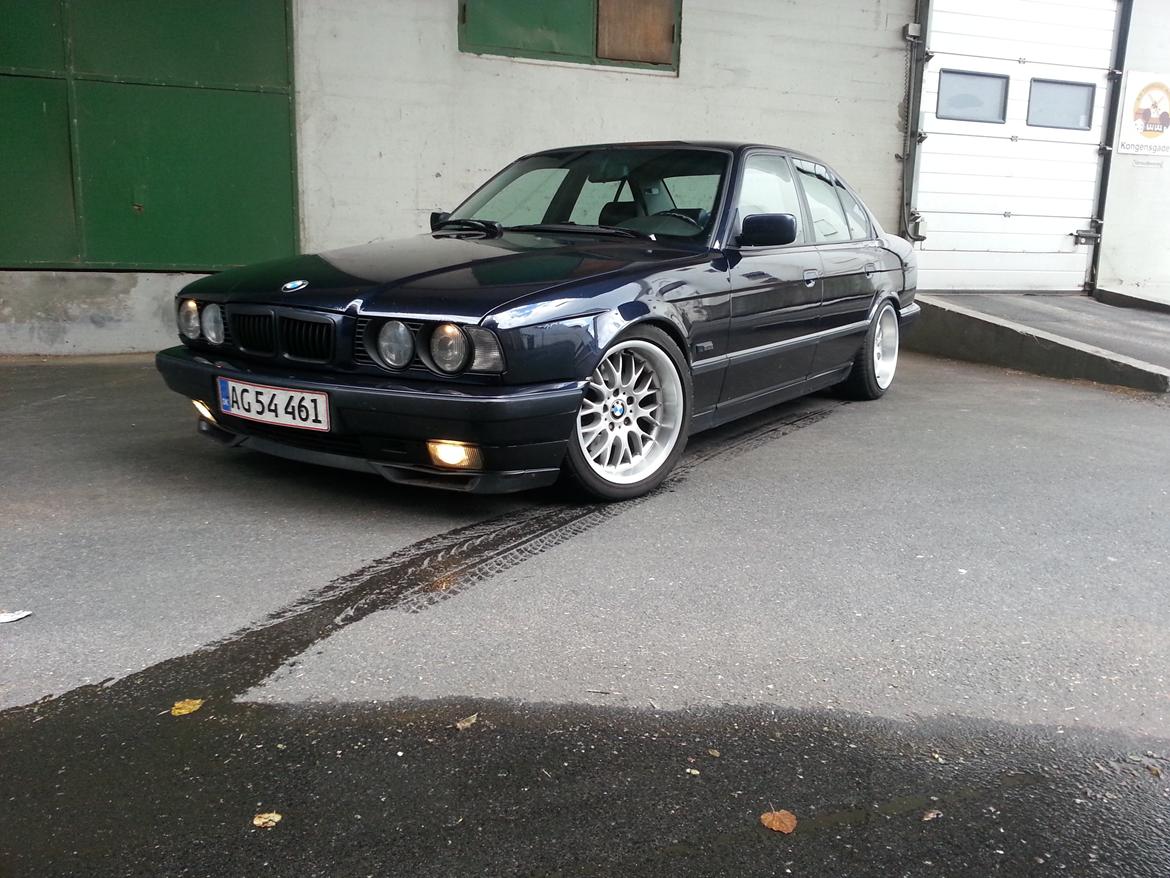 BMW 540i 6-speed manuel billede 1