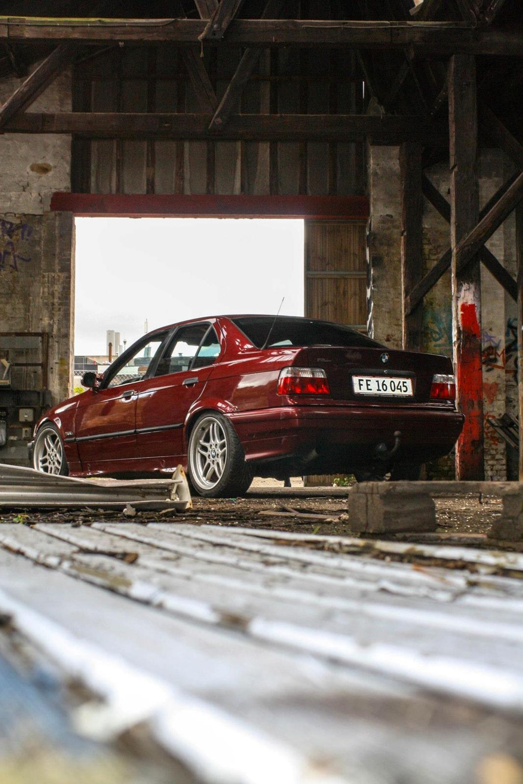 BMW E36 325TDS billede 1