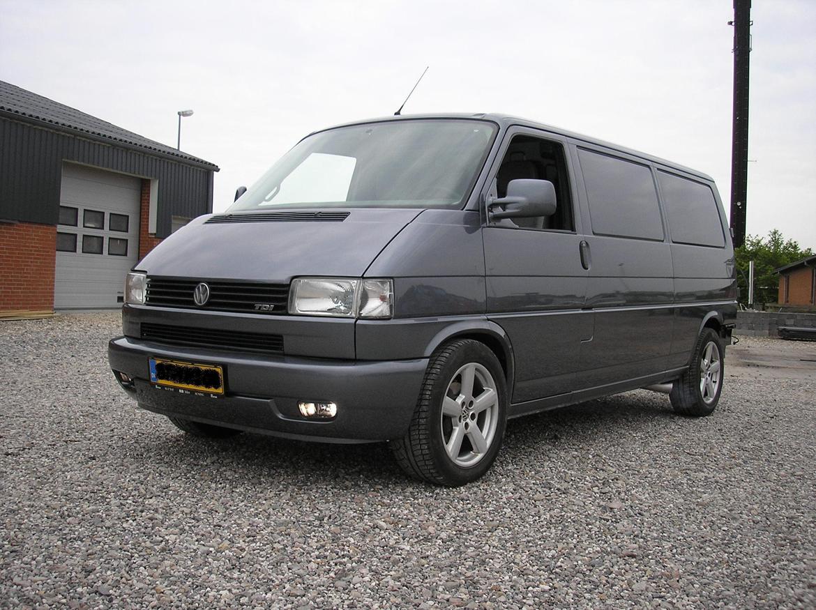 VW Transporter T4 2,5 TDI - Da jeg næsten var færdig med at samle bilen hos maleren billede 5