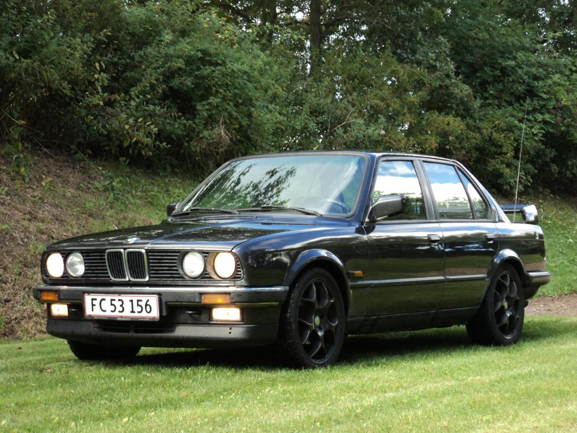 BMW E30 325i billede 1