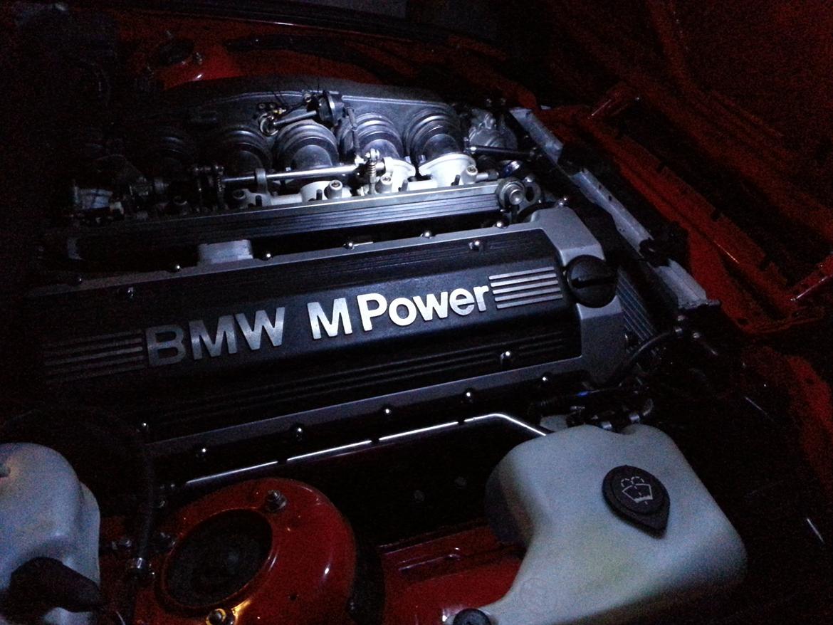 BMW M3 e30 SOLGT billede 8