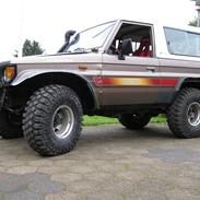 Toyota Land Cruiser UZJ73