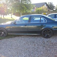 BMW 523i