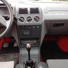 Peugeot 205 SRI