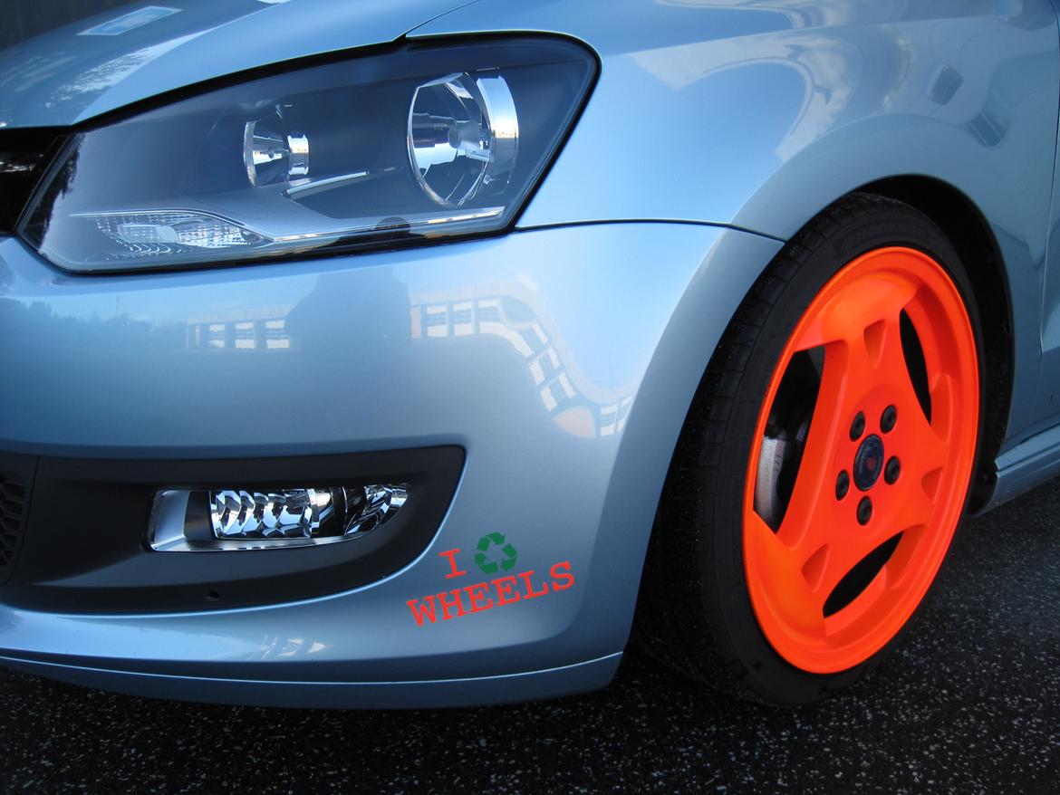 VW Polo BlueMotion 30,3 - SOLGT - Highline forlygter med Osram Cool Blue Intense og Osram Nightbreaker.
Saab 9-5 Aero fælge i 17"
Custom sticker fra StickerDesign: I "recycle" WHEELS billede 10