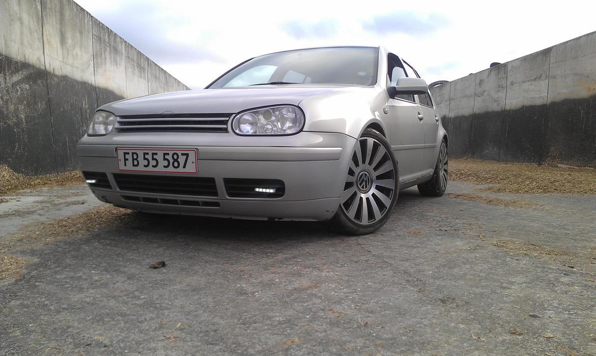 VW Golf 4 billede 2