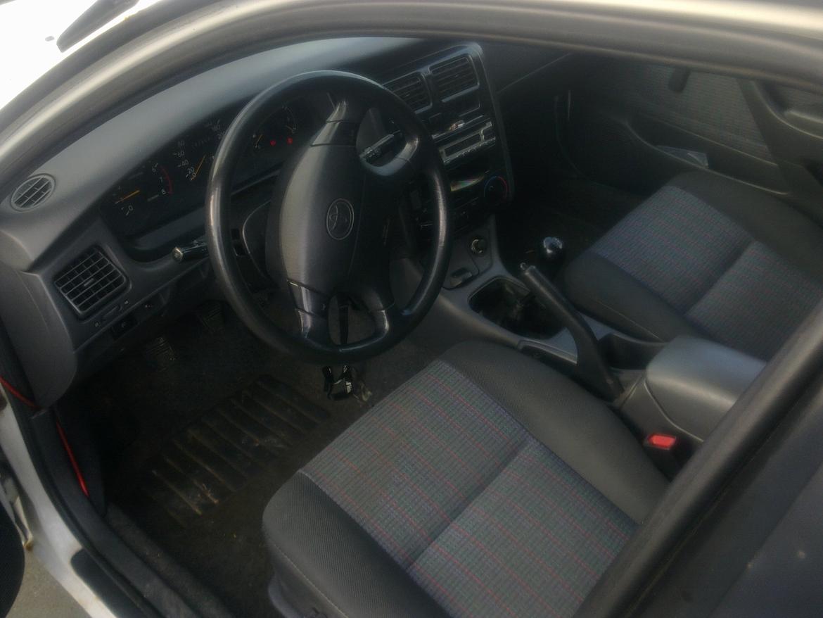 Toyota Carina E billede 5