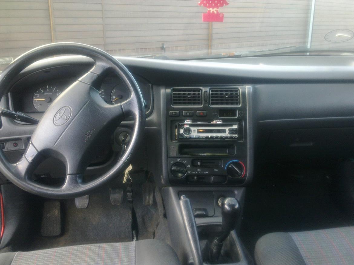 Toyota Carina E billede 9