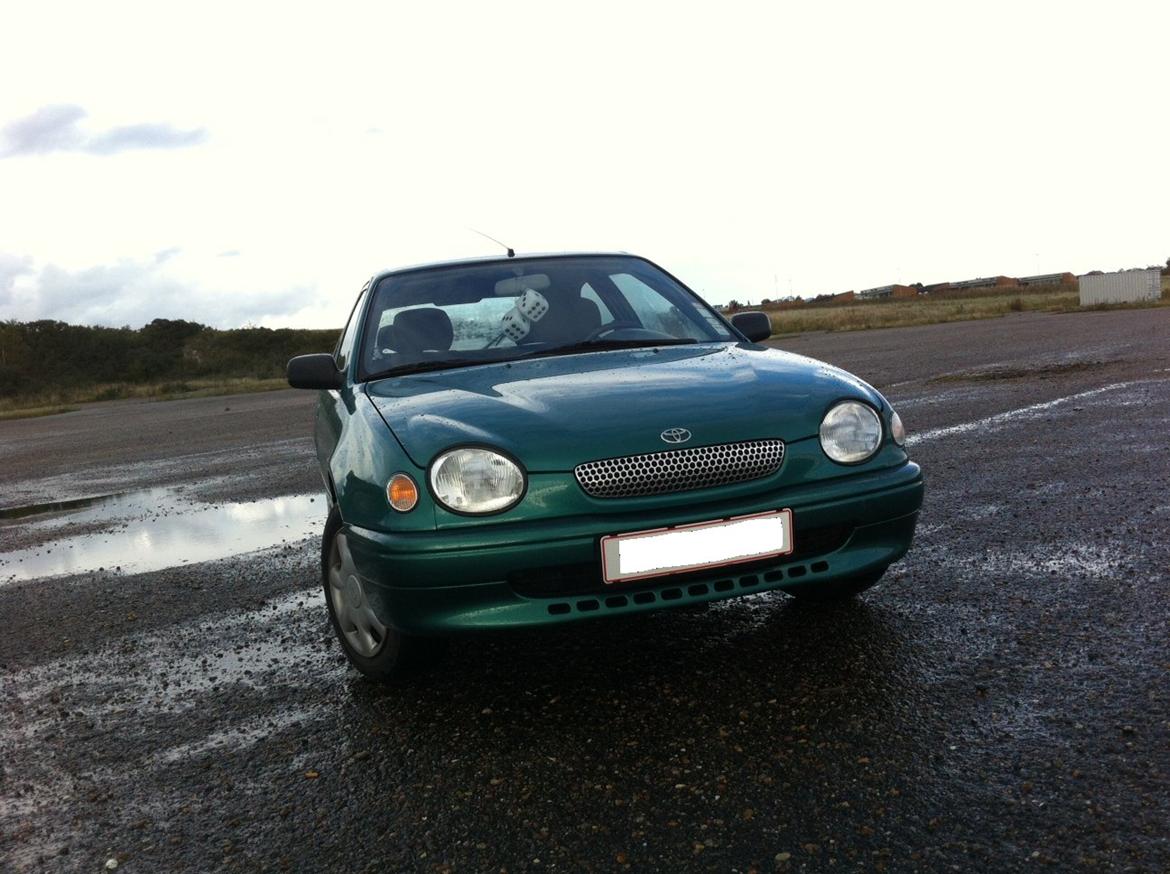 Toyota Corolla E11 billede 1