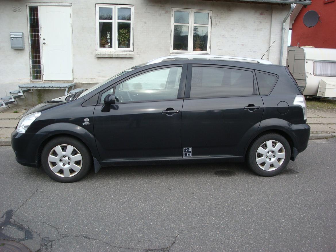 Toyota Sportsvan 2,2 sport sol billede 2